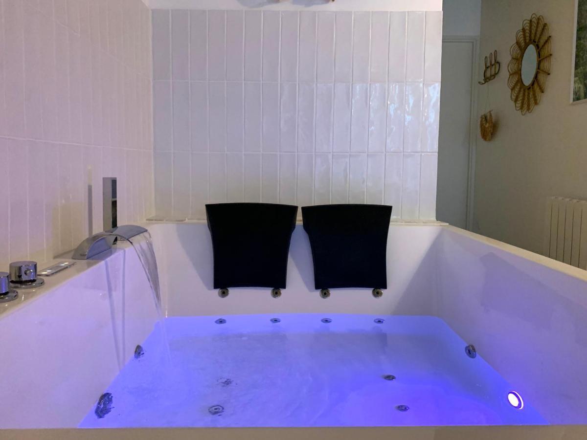 Bali Serenity Balneo Et Lit Rond Lagnieu Kültér fotó