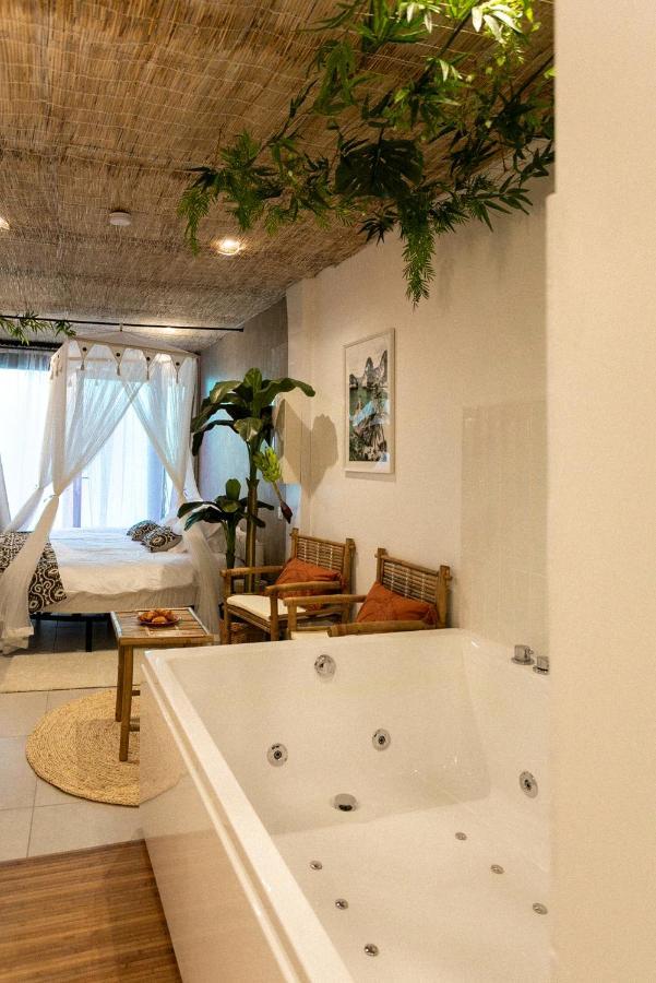 Bali Serenity Balneo Et Lit Rond Lagnieu Kültér fotó
