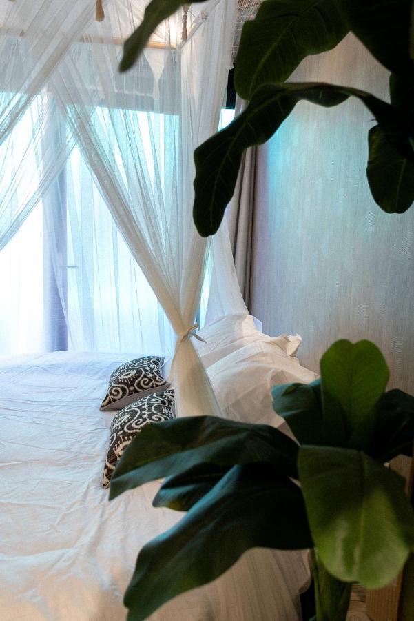 Bali Serenity Balneo Et Lit Rond Lagnieu Kültér fotó